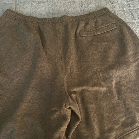 Nike gray sweatshirt material shorts Men’s XL - Picture 3 of 3